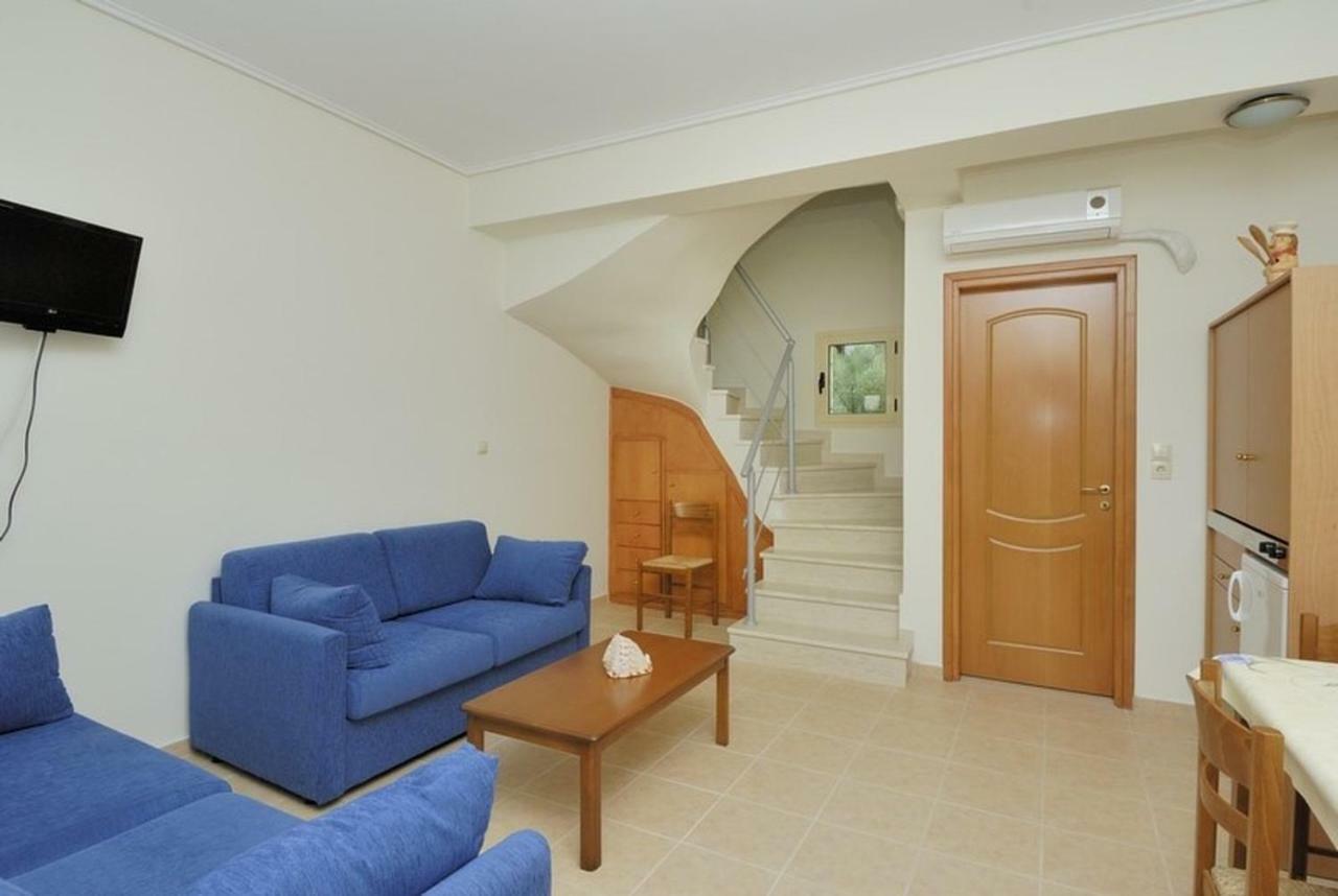 Manoleas Villas - Apartment 2 Stoúpa Dış mekan fotoğraf
